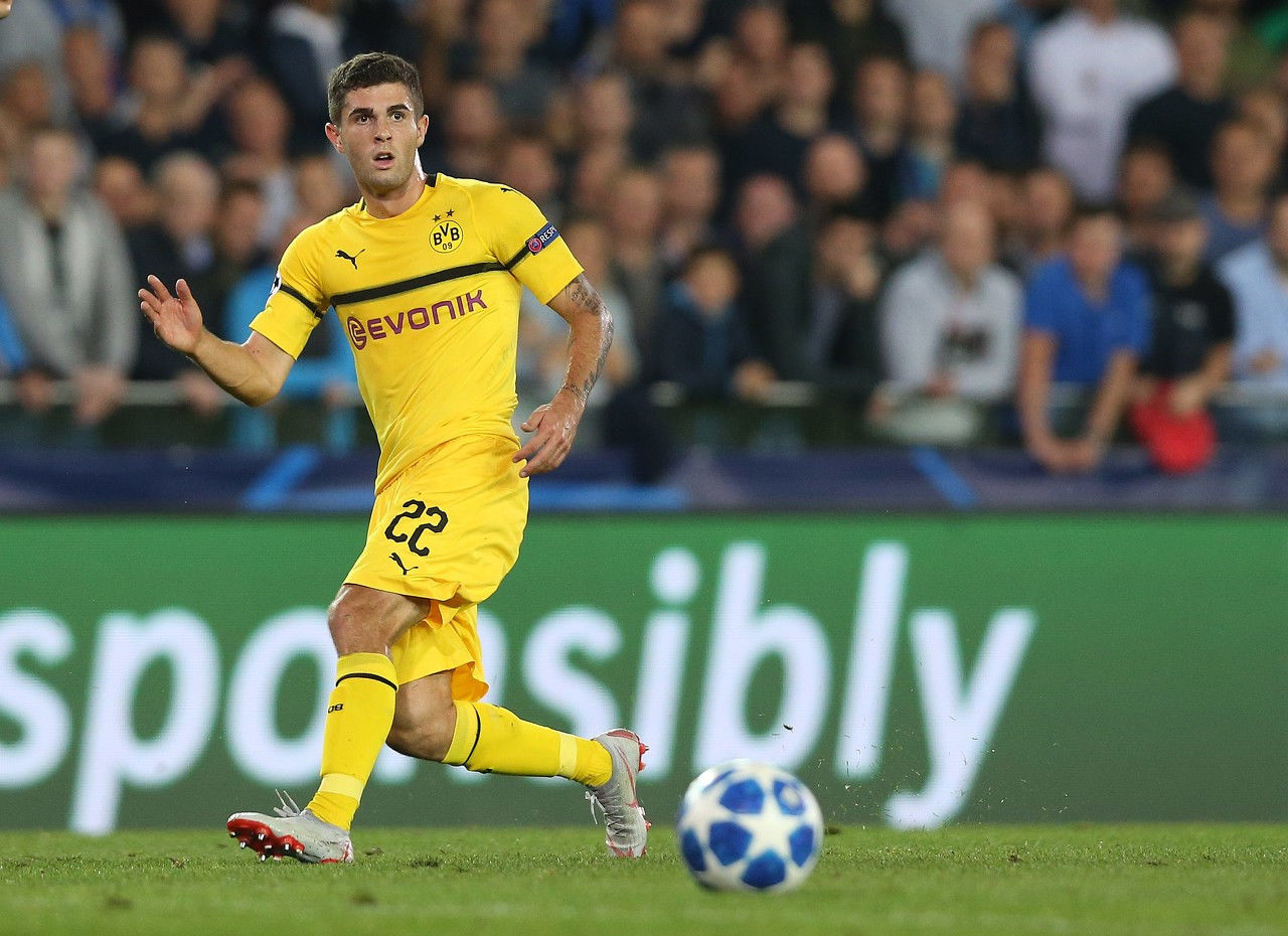 牢牢掌控在 牢牢掌控在