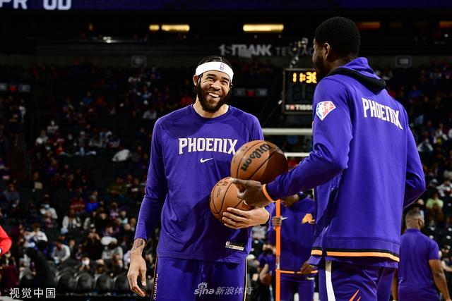 正是由于他 正是由于他